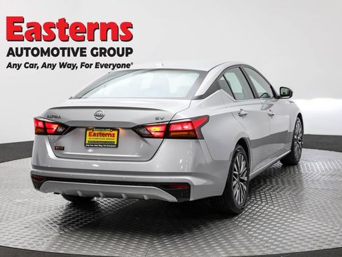 Used 2023 Nissan Altima 2.5 SV image 5