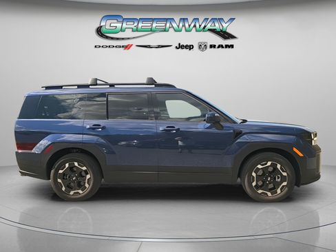 Used 2025 Hyundai Santa Fe SEL image 2