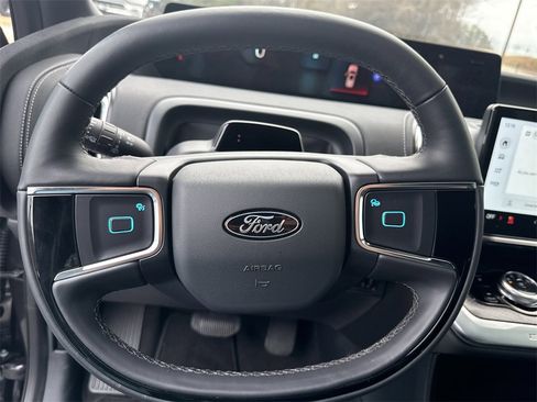 Used 2025 Ford Expedition Platinum w/ Stealth Appearance Package image 24