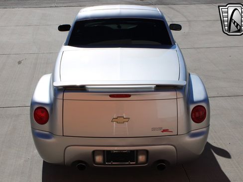 Used 2005 Chevrolet SSR w/ Preferred Equipment Group image 14