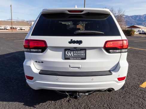 Used 2020 Jeep Grand Cherokee Altitude image 5