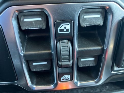 Used 2021 Jeep Wrangler Unlimited Sport AWD/4WD image 29