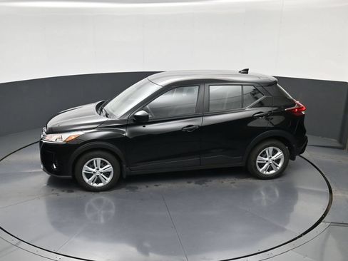 Certified 2025 Nissan Kicks Play S FWD image 30