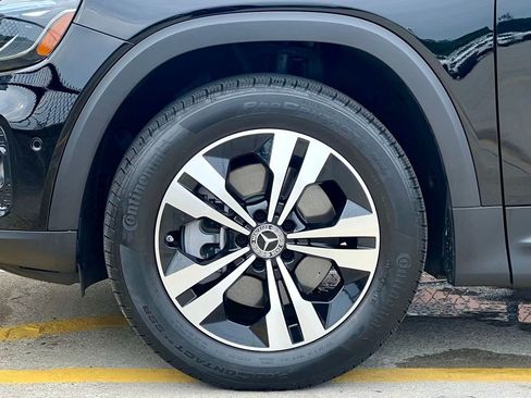 Certified 2025 Mercedes-Benz GLB 250 4MATIC image 33