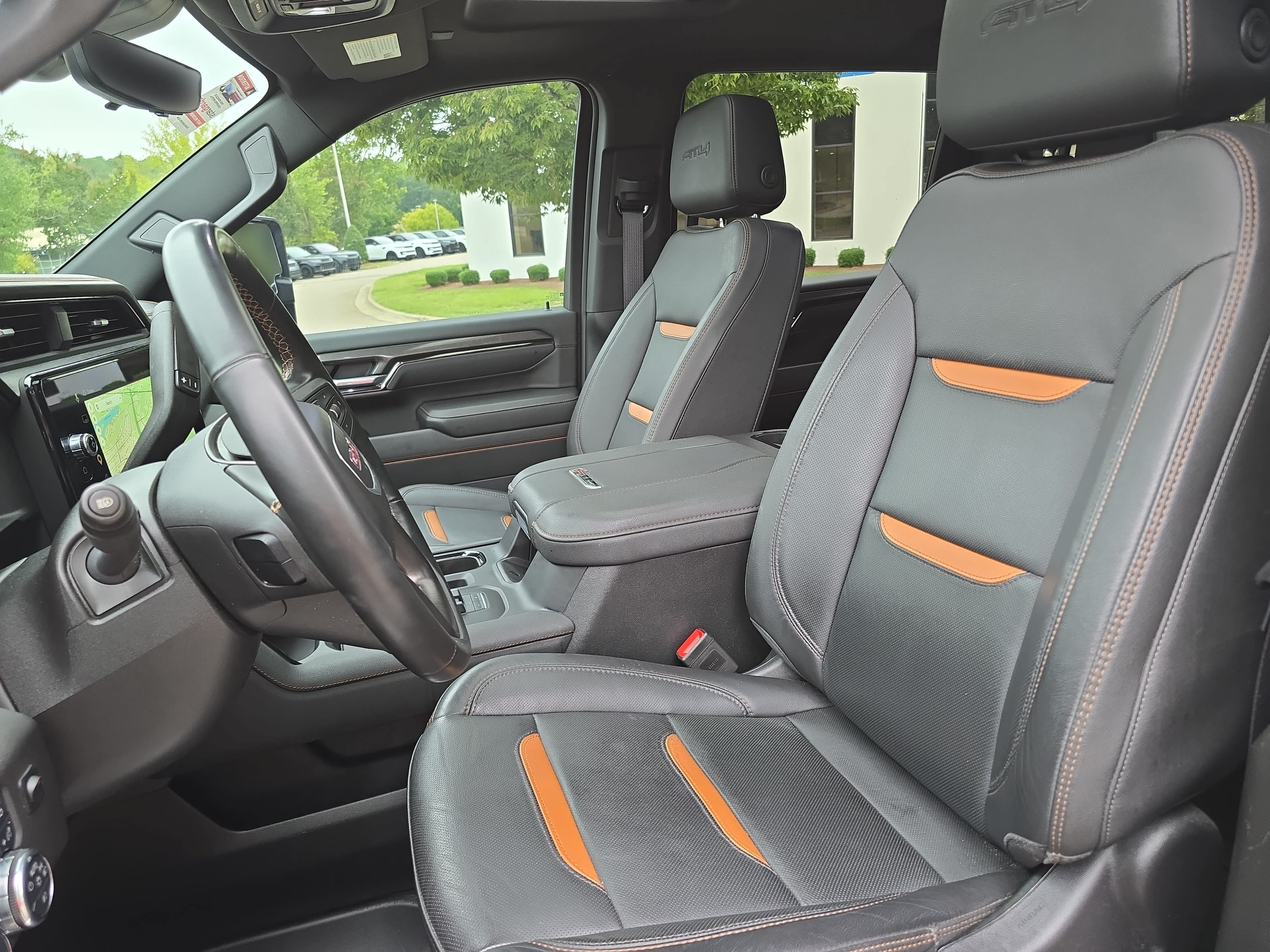 Used 2025 GMC Sierra 2500 AT4 w/ AT4 Premium Plus Package AWD/4WD image 14