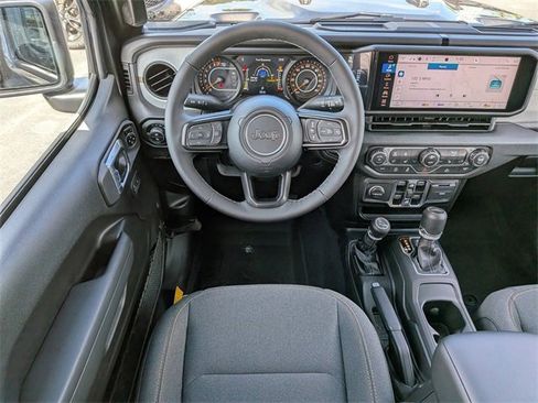 New 2025 Jeep Gladiator Sport image 17