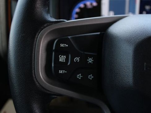 Used 2023 Ford Bronco Badlands w/ Sasquatch Package AWD/4WD image 8