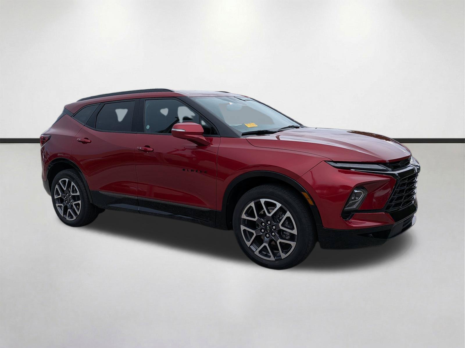 Used 2025 Chevrolet Blazer RS FWD image 2