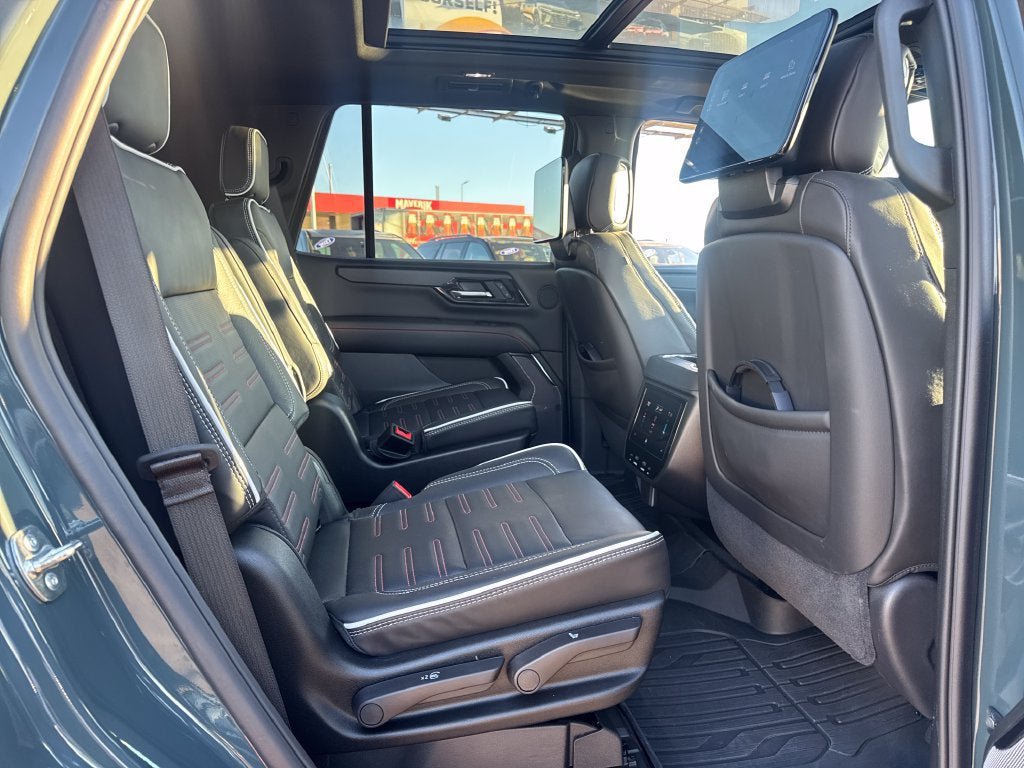 Used 2026 GMC Yukon AT4 Ultimate w/ LPO, Floor Liner Package AWD/4WD image 15