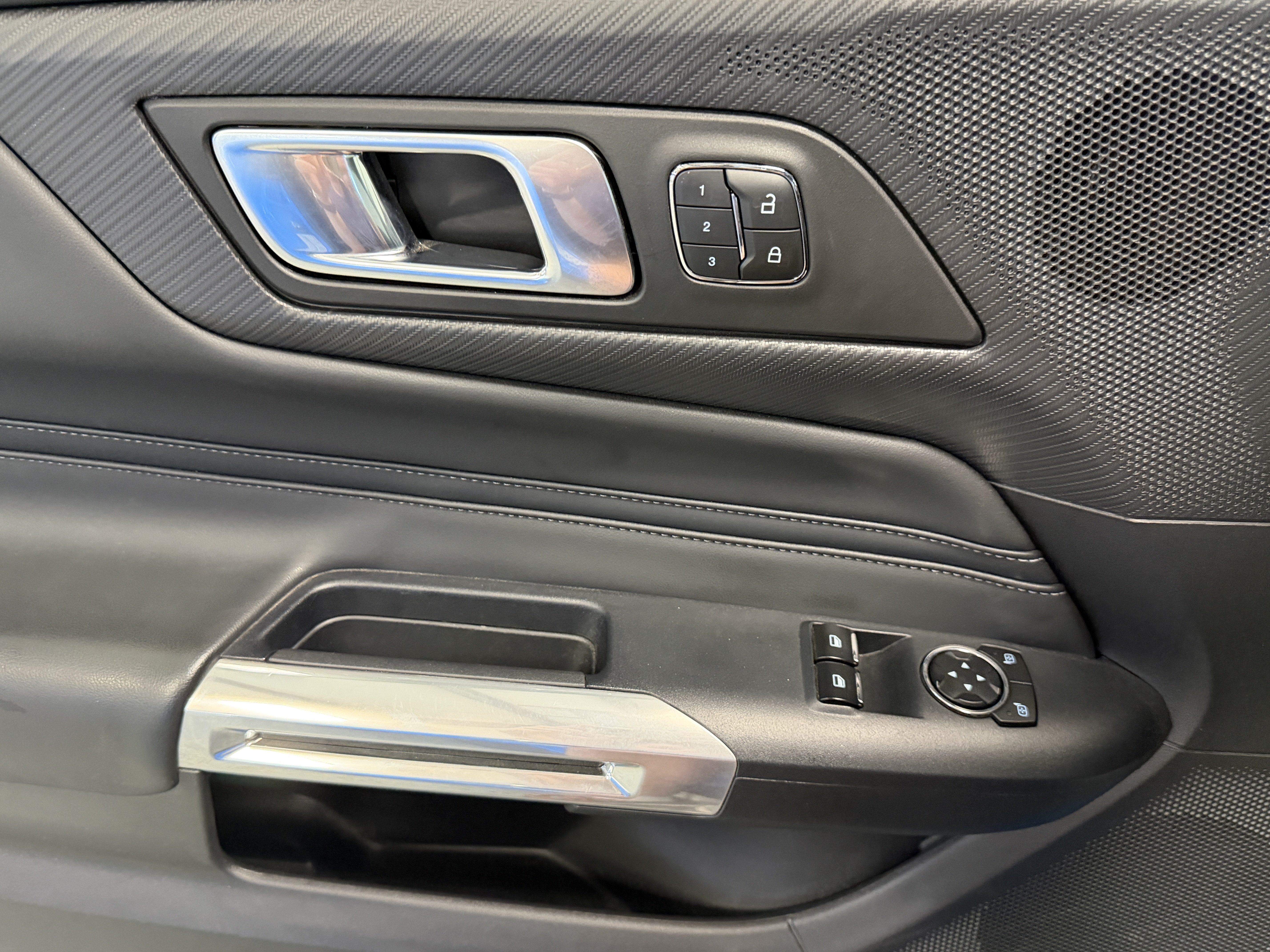 Used 2024 Ford Mustang GT Premium RWD image 17