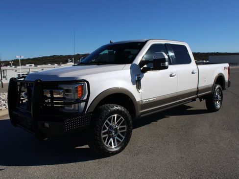Used 2019 Ford F350 King Ranch image 4