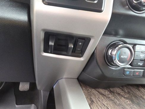 Used 2019 Ford F250 Lariat w/ Chrome Package image 28