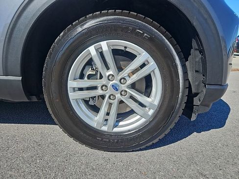 Used 2023 Ford Explorer XLT w/ Equipment Group 202A image 11