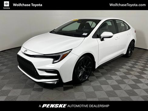 Used 2026 Toyota Corolla SE FWD image 1