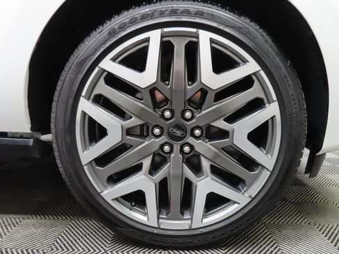 Used 2025 Ford Expedition Max Platinum w/ Platinum Ultimate Package image 8