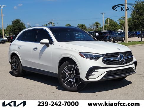 Used 2025 Mercedes-Benz GLC 300 4MATIC image 1