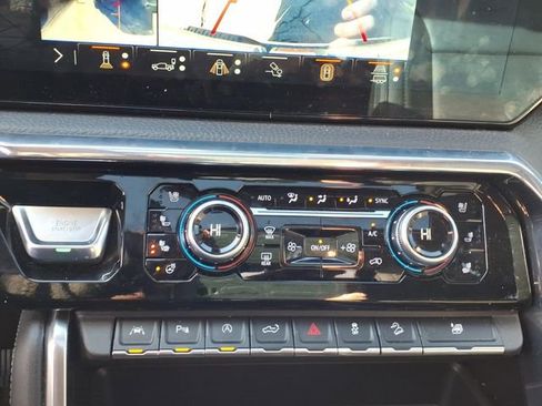 Used 2024 GMC Sierra 1500 Denali image 19