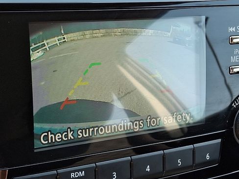 Used 2018 Nissan Rogue Sport SV image 17