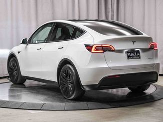 Used 2021 Tesla Model Y Long Range AWD/4WD video 2