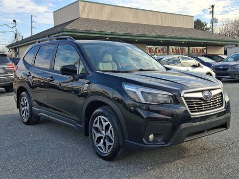 Used 2021 Subaru Forester Premium image 2
