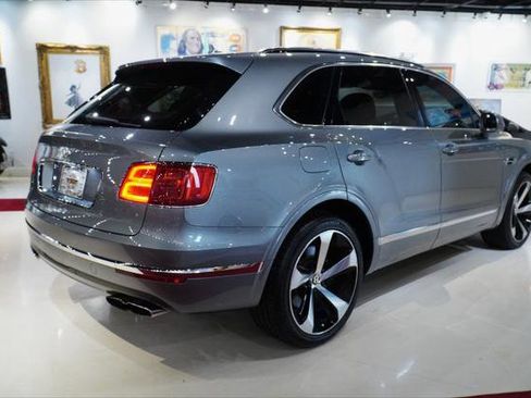 Used 2020 Bentley Bentayga AWD/4WD image 8
