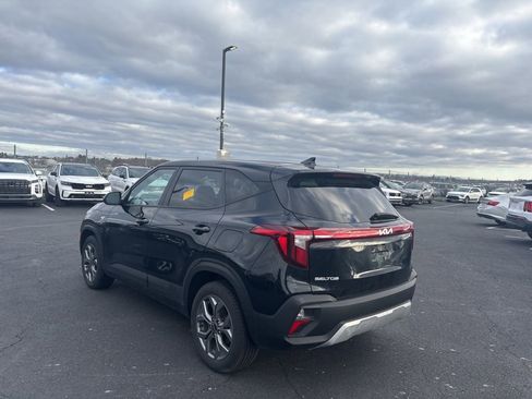 Certified 2024 Kia Seltos LX image 5