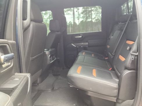 Used 2022 GMC Sierra 2500 AT4 w/ AT4 Premium Plus Package image 10