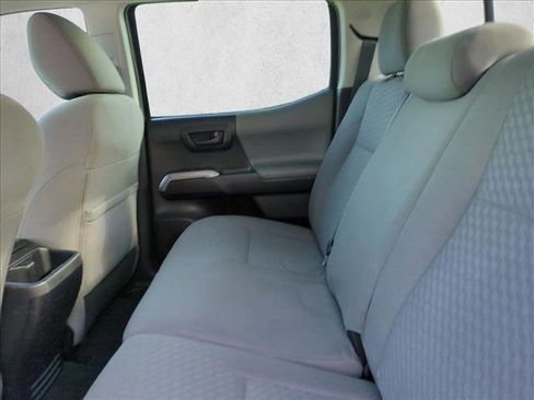 Used 2022 Toyota Tacoma SR5 RWD image 17