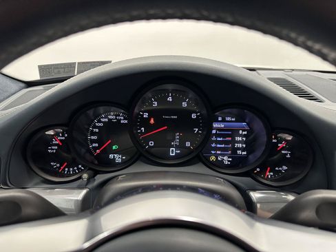 Used 2018 Porsche 911 Carrera RWD image 22