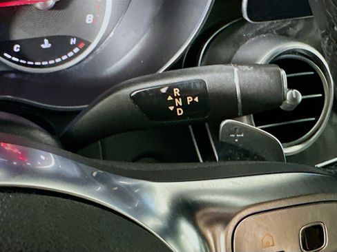 Used 2022 Mercedes-Benz GLC 300 image 23