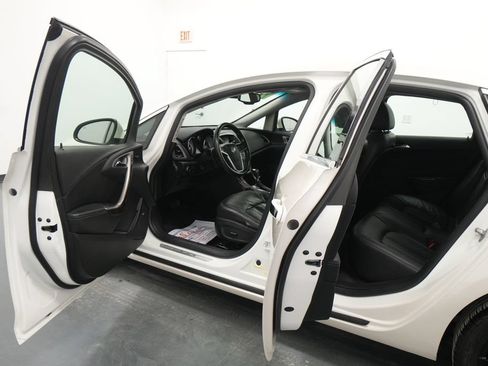 Used 2012 Buick Verano Leather FWD image 19