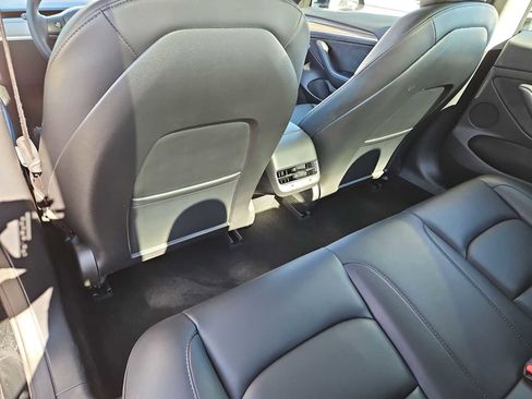 Used 2023 Tesla Model 3 Standard Range image 18