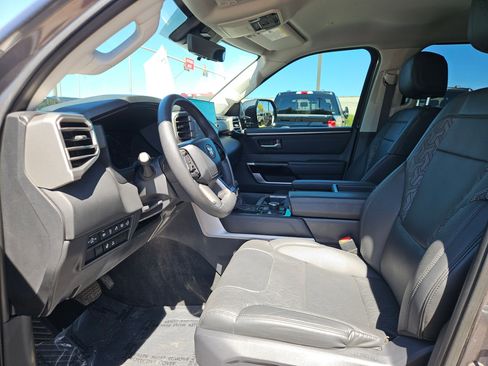 Used 2024 Toyota Tundra Limited AWD/4WD image 20