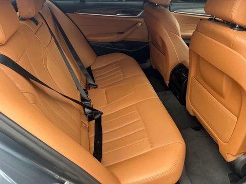 Used 2022 BMW 530i w/ M Sport Package RWD image 15