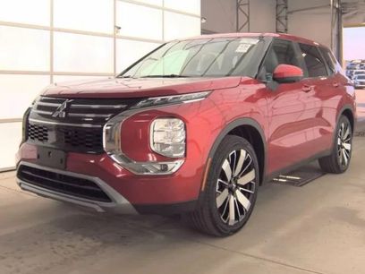 Used 2025 Mitsubishi Outlander SE