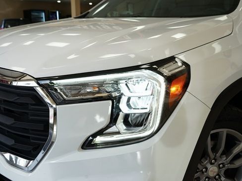 Used 2022 GMC Terrain SLT image 19