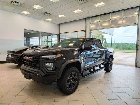 Used 2025 GMC Canyon Elevation w/ Convenience Package AWD/4WD image 6