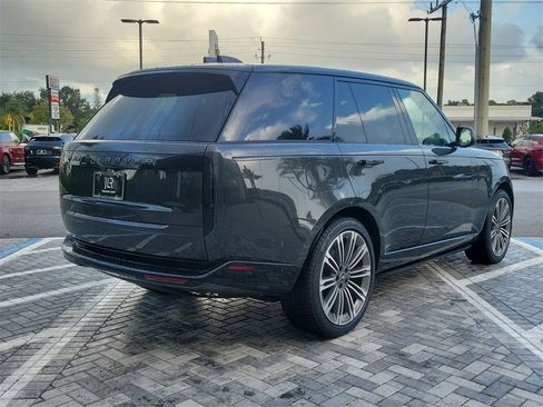 New 2025 Land Rover Range Rover SE image 5