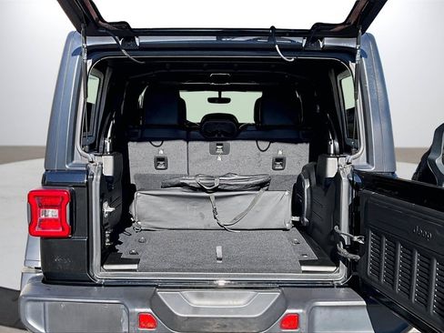 Used 2022 Jeep Wrangler Unlimited Rubicon w/ LED Lighting Group image 25