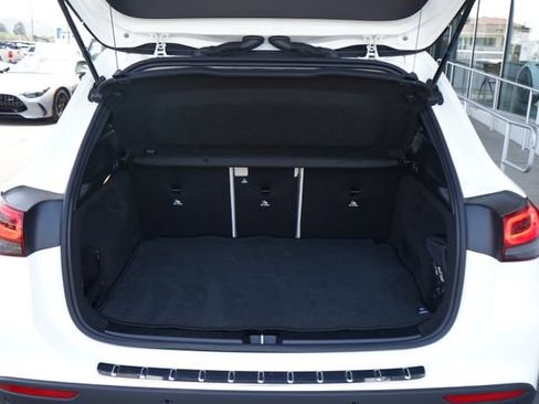 Certified 2022 Mercedes-Benz GLA 250 4MATIC image 8