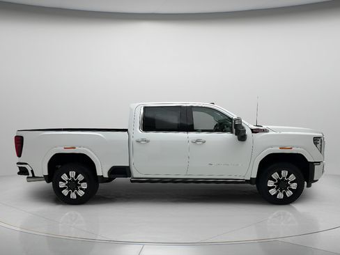 Used 2024 GMC Sierra 2500 Denali w/ Denali Reserve Package AWD/4WD image 4