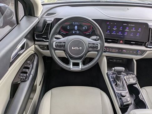 Used 2024 Kia Sportage EX FWD image 12