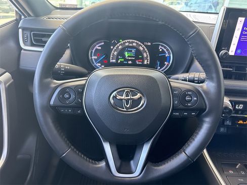 Used 2024 Toyota RAV4 SE image 16