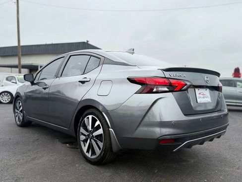 Used 2020 Nissan Versa SR FWD image 10