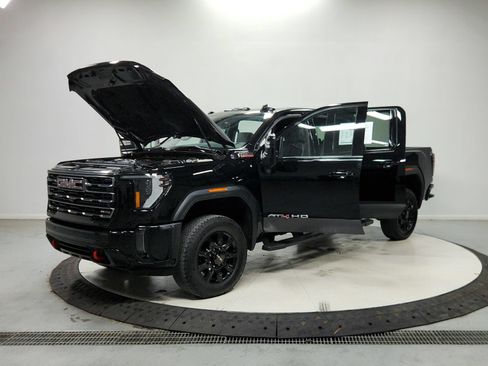 Used 2024 GMC Sierra 2500 AT4 w/ Max Trailering Package AWD/4WD image 12