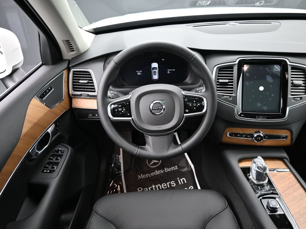 Certified 2025 Volvo XC90 T8 Core w/ Protection Package Premier AWD/4WD image 23