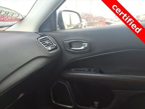 Certified 2018 Jeep Compass Limited image 18