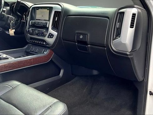 Used 2019 GMC Sierra 2500 SLT w/ Driver Alert Package AWD/4WD image 27