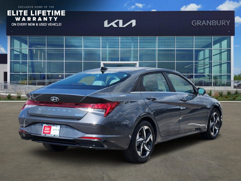 Used 2023 Hyundai Elantra Limited FWD image 5