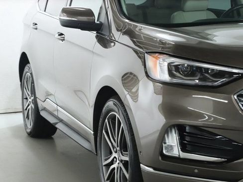 Used 2019 Ford Edge Titanium w/ Equipment Group 301A AWD/4WD image 8